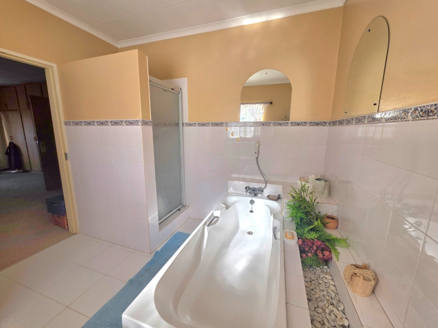 4 Bedroom Property for Sale in La Provance Free State